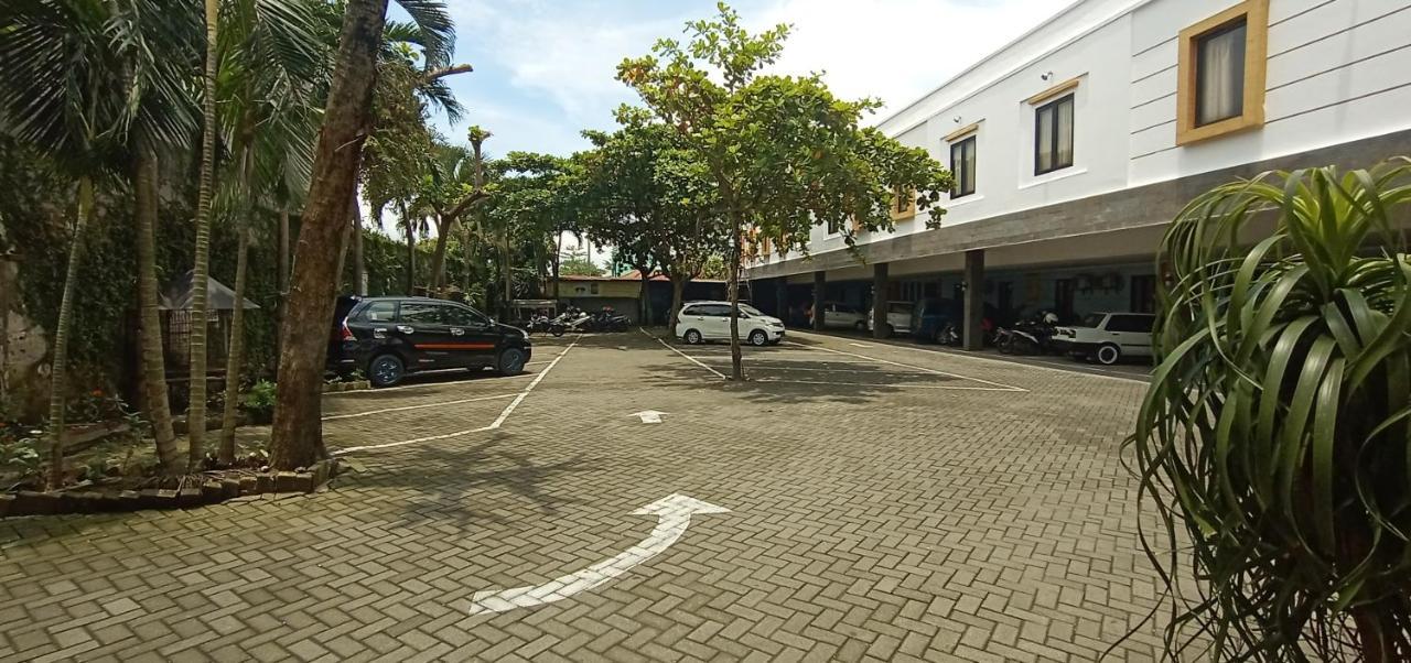 Votel Hotel Tulungagung Exterior foto